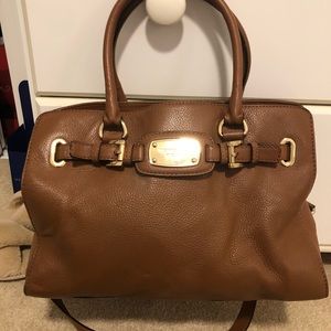 Michael kors purse with cross body strap